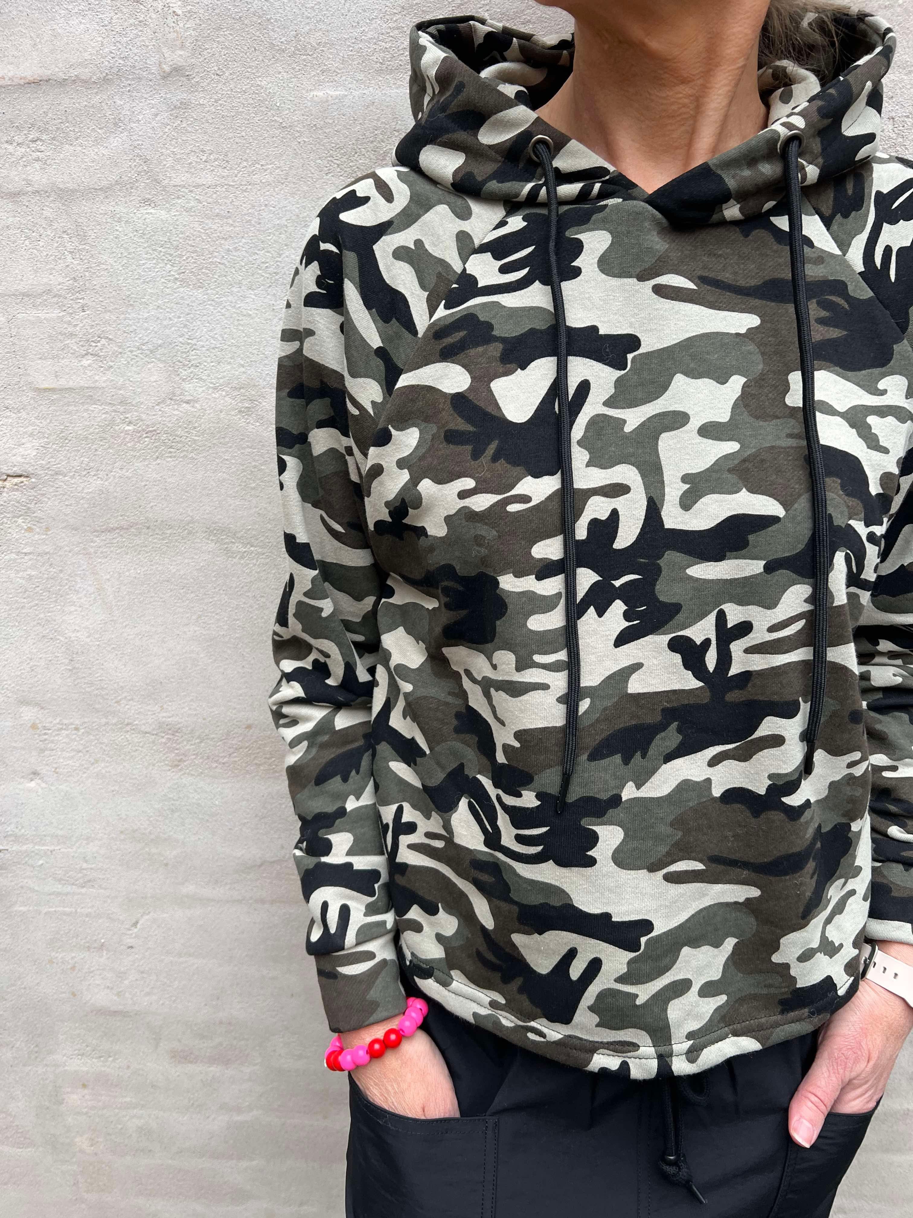 Sue-hoodie camo