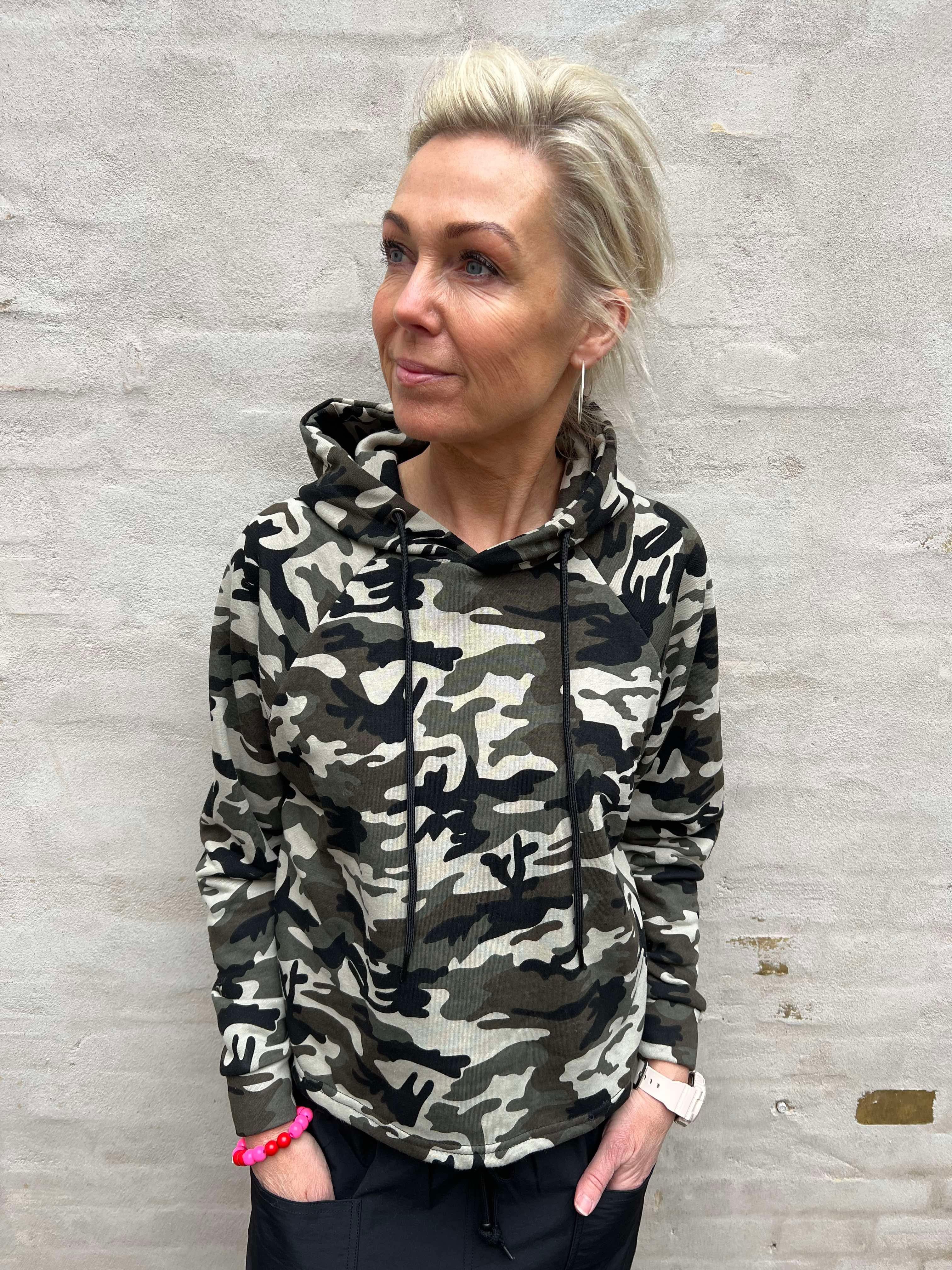 Sue-hoodie camo