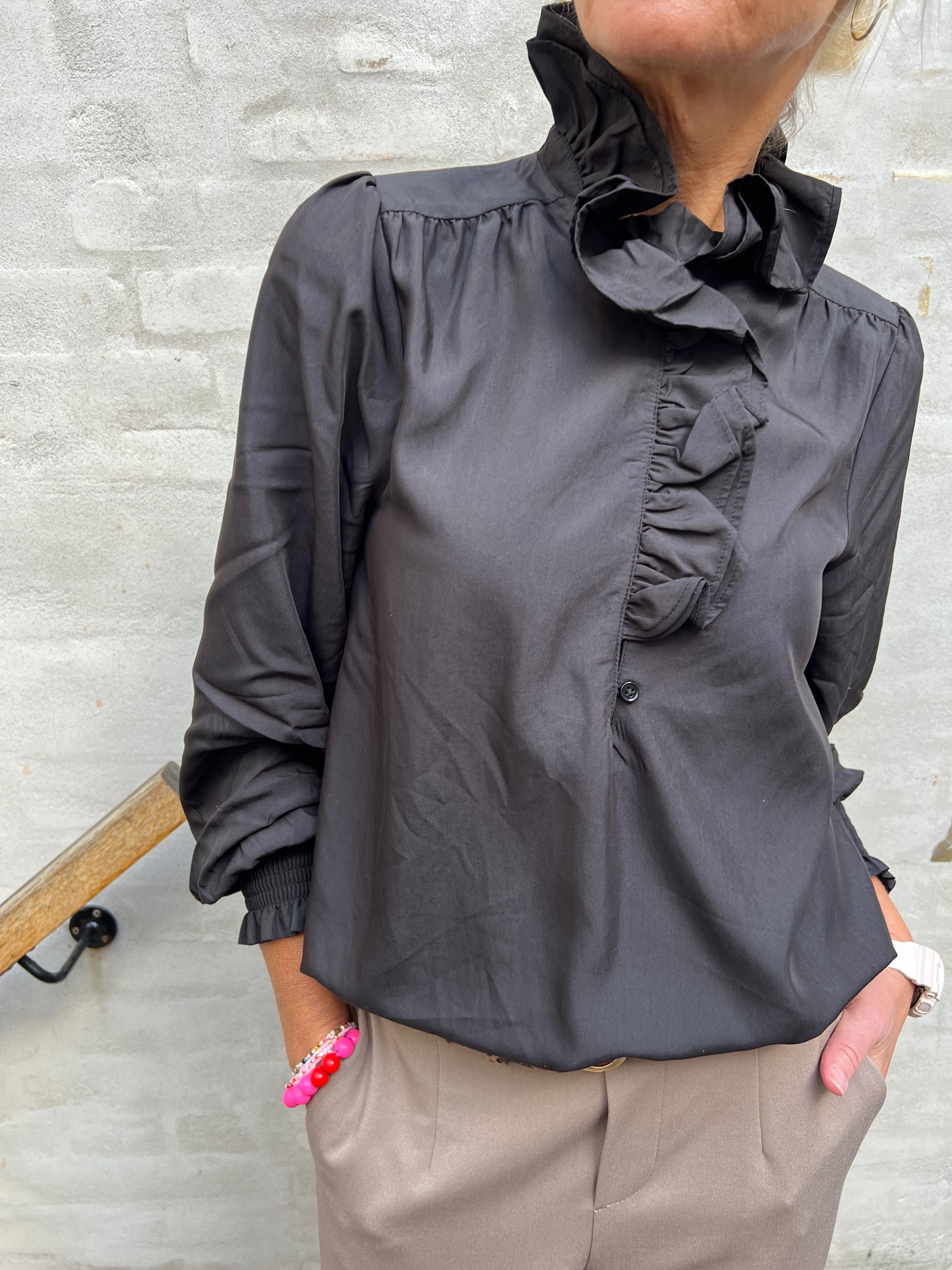 Camusa flounce shirt black