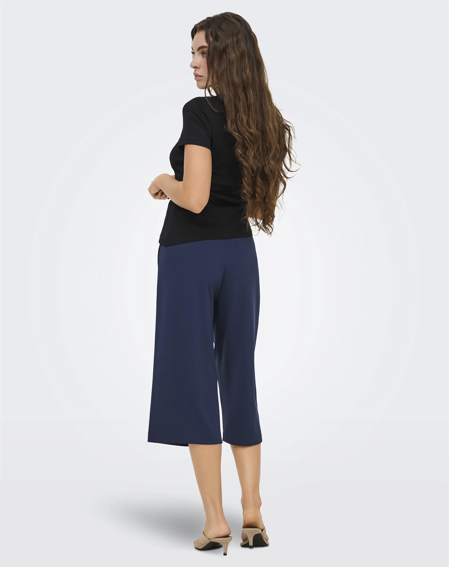 CATIE S/S ASSYMETRIC TOP - Black