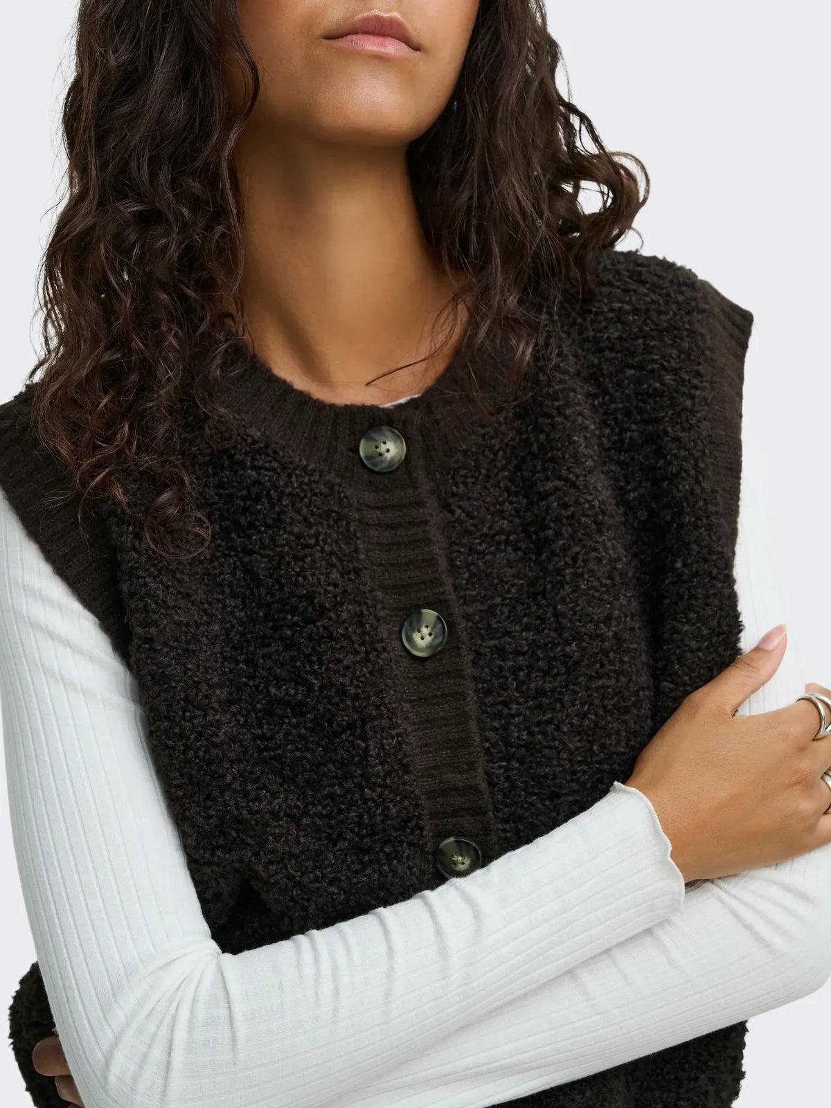 EIRA LIFE S/L ON BUTTON VEST - Chocolate Torte