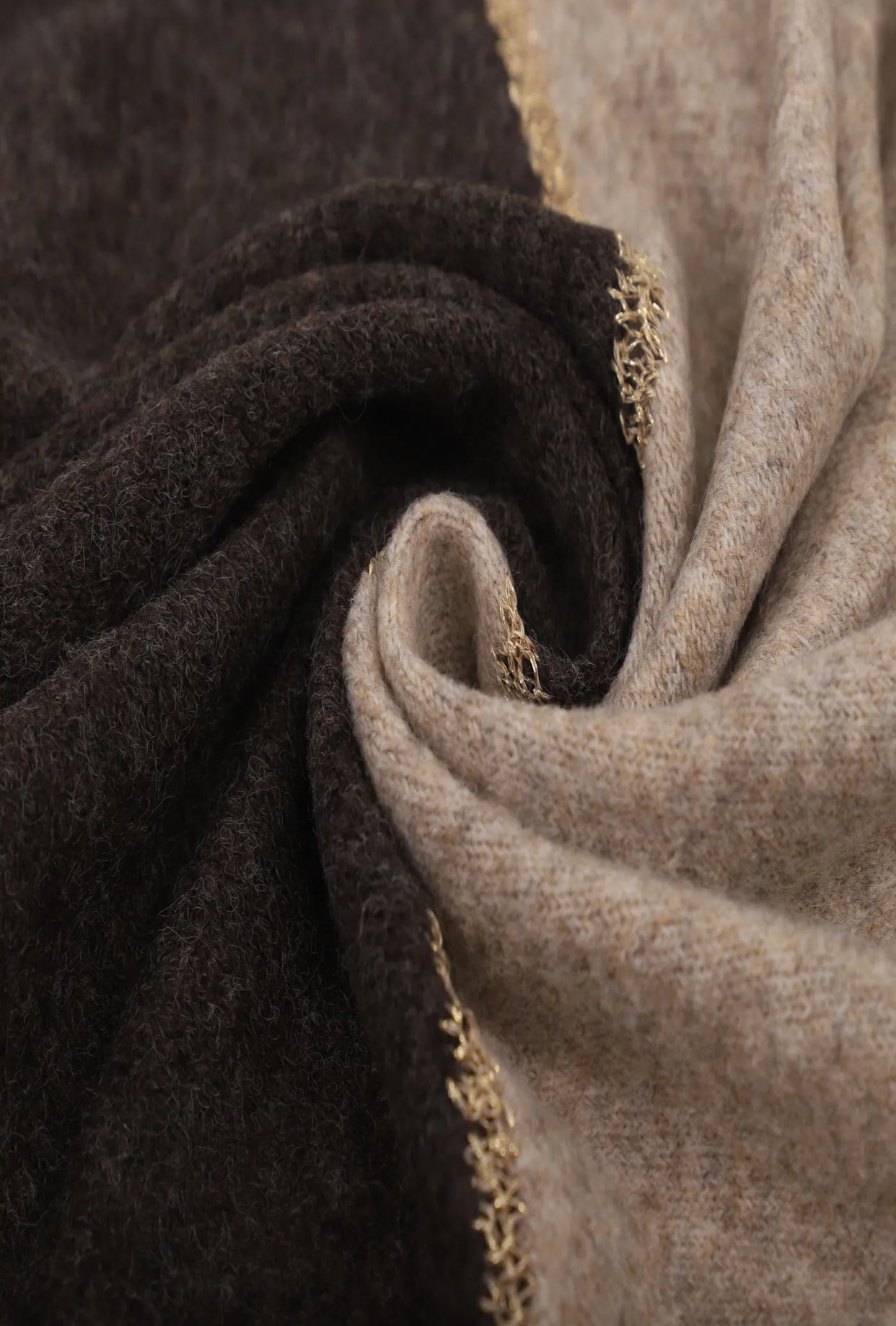 Scarf Knit W. Gold - Brown