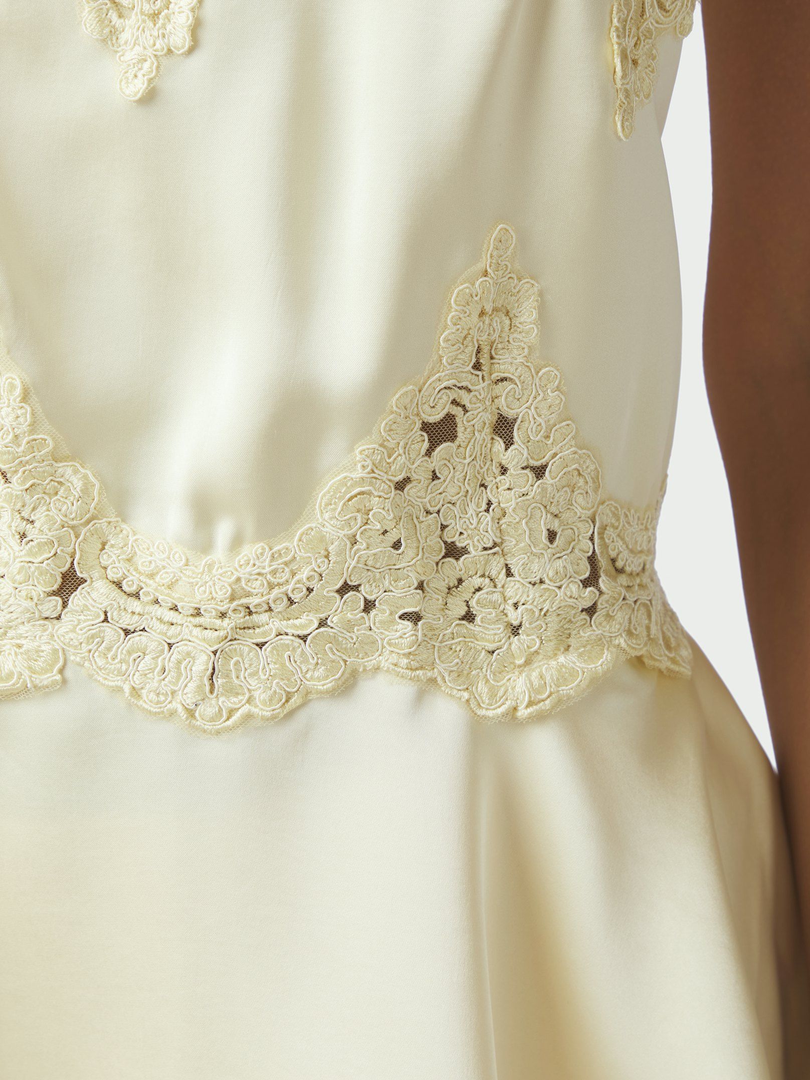 Kaela Heavy Sateen Lace Top - Pearl