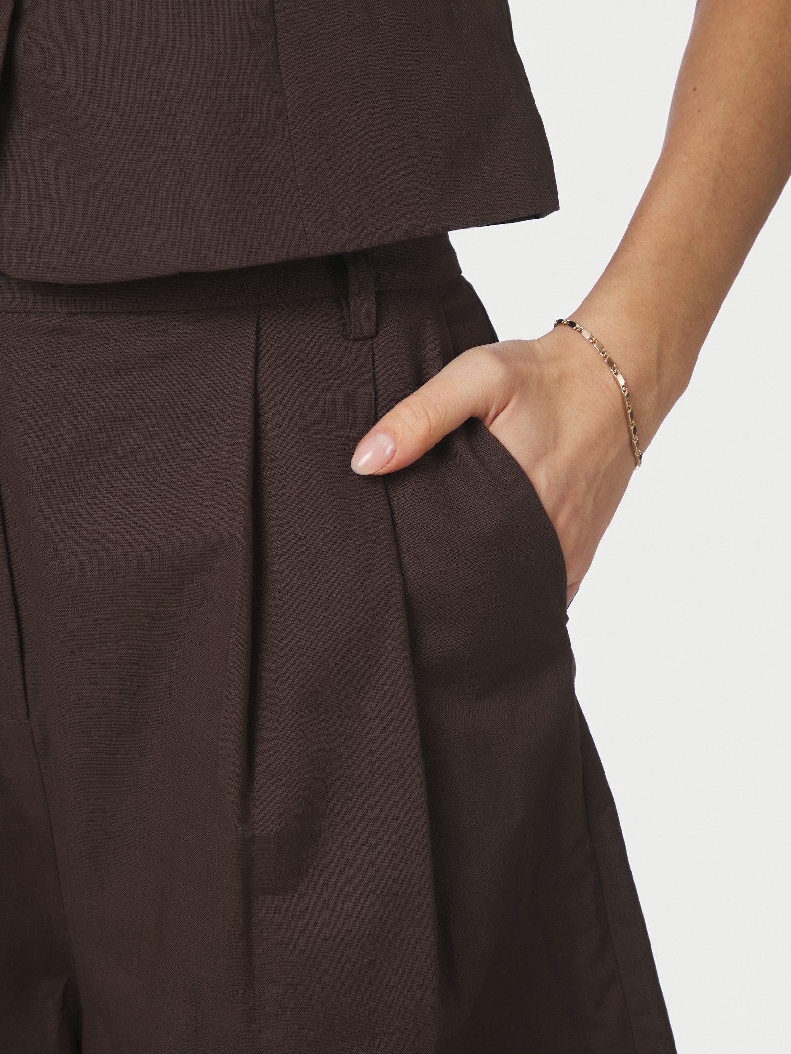 Nika Linen Shorts - Dark Brown