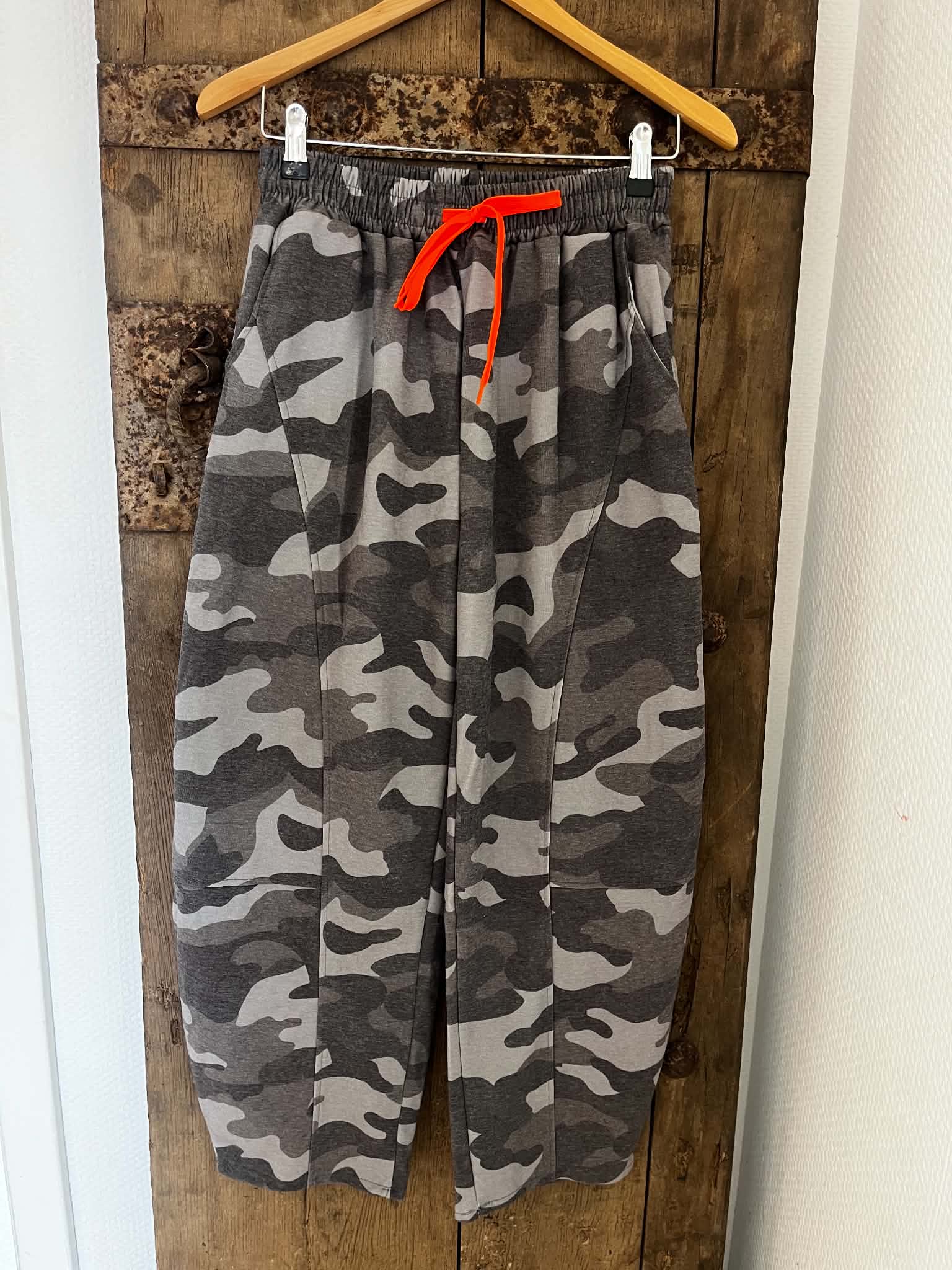 Very Camo Sweatpants - Khaki/Beige