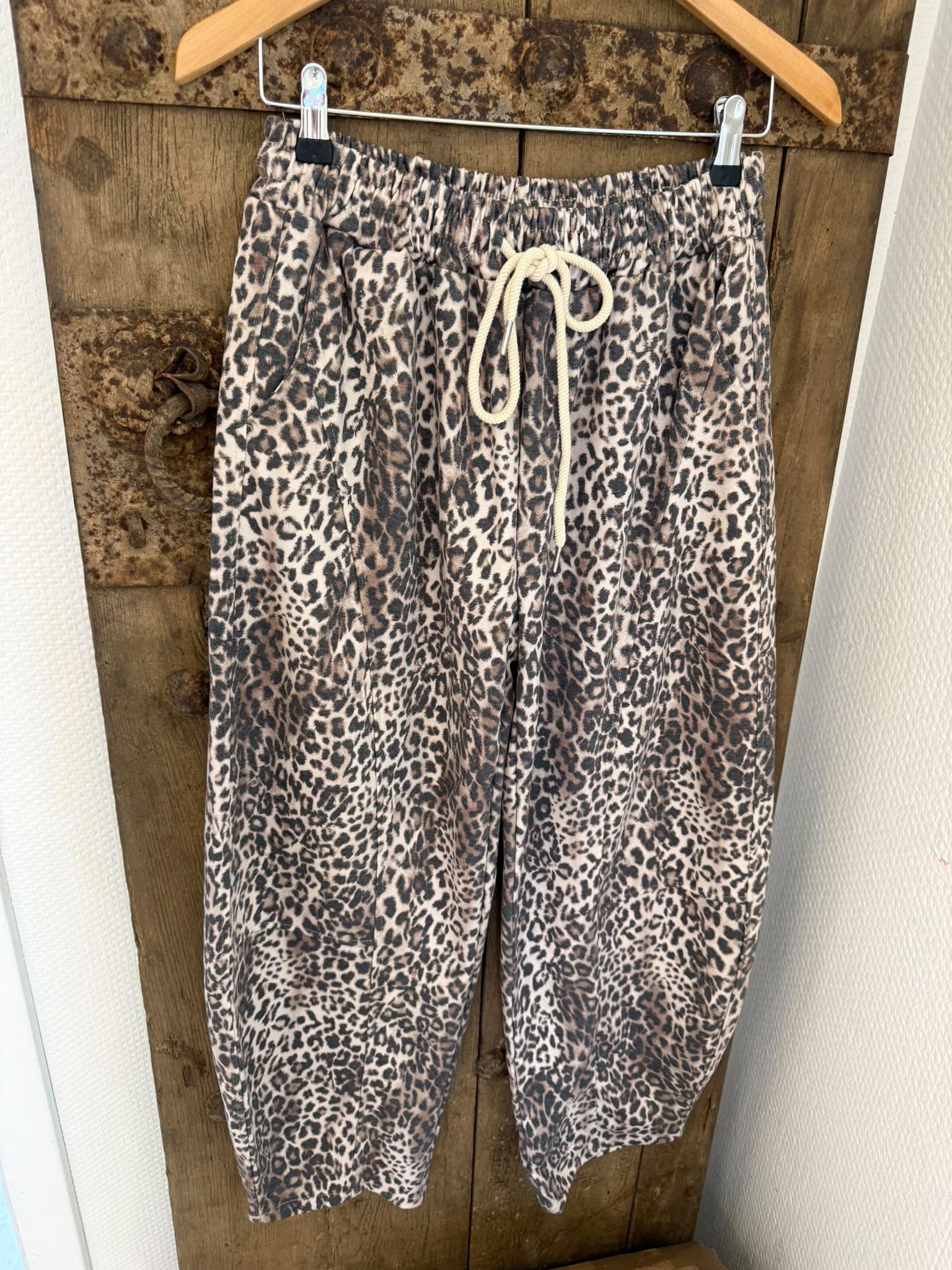 Very Leo Sweatpants - Off White/Black/Beige