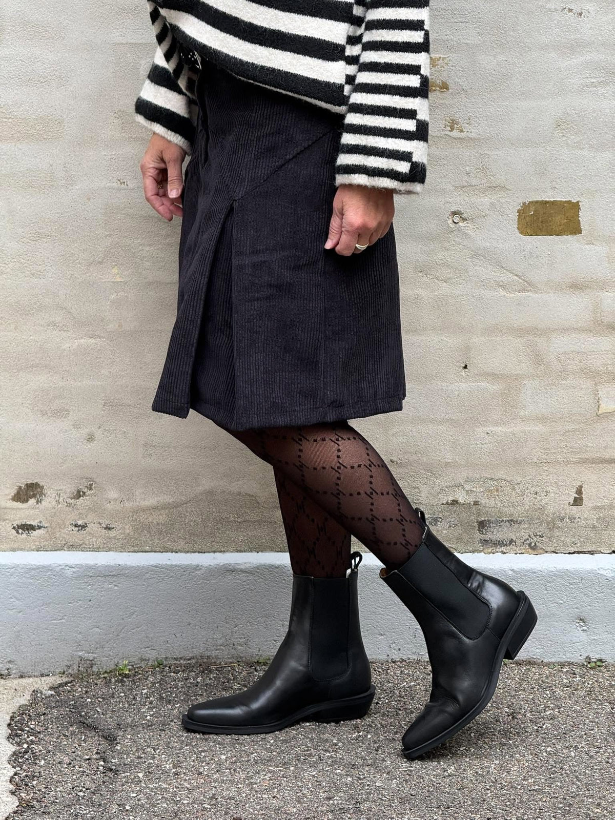 Gitte Corduroy Skirt - Black