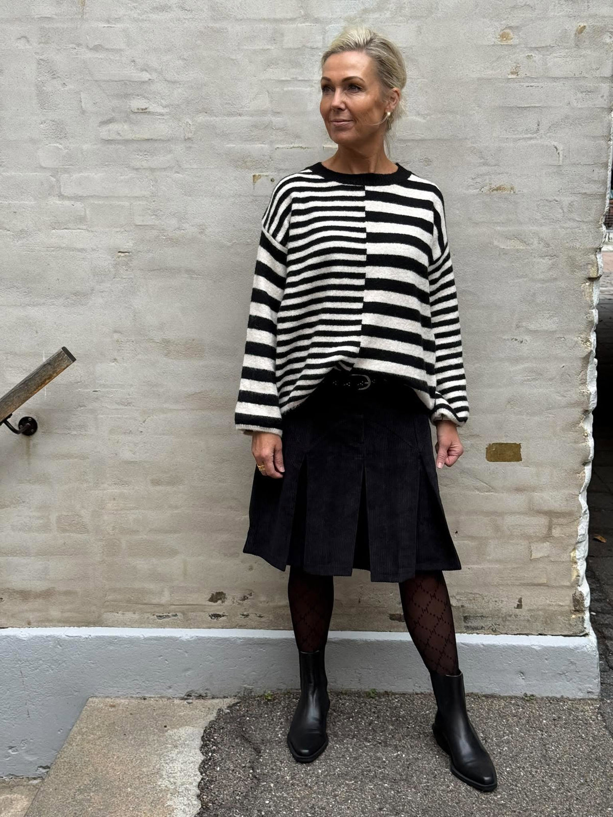 Gitte Corduroy Skirt - Black