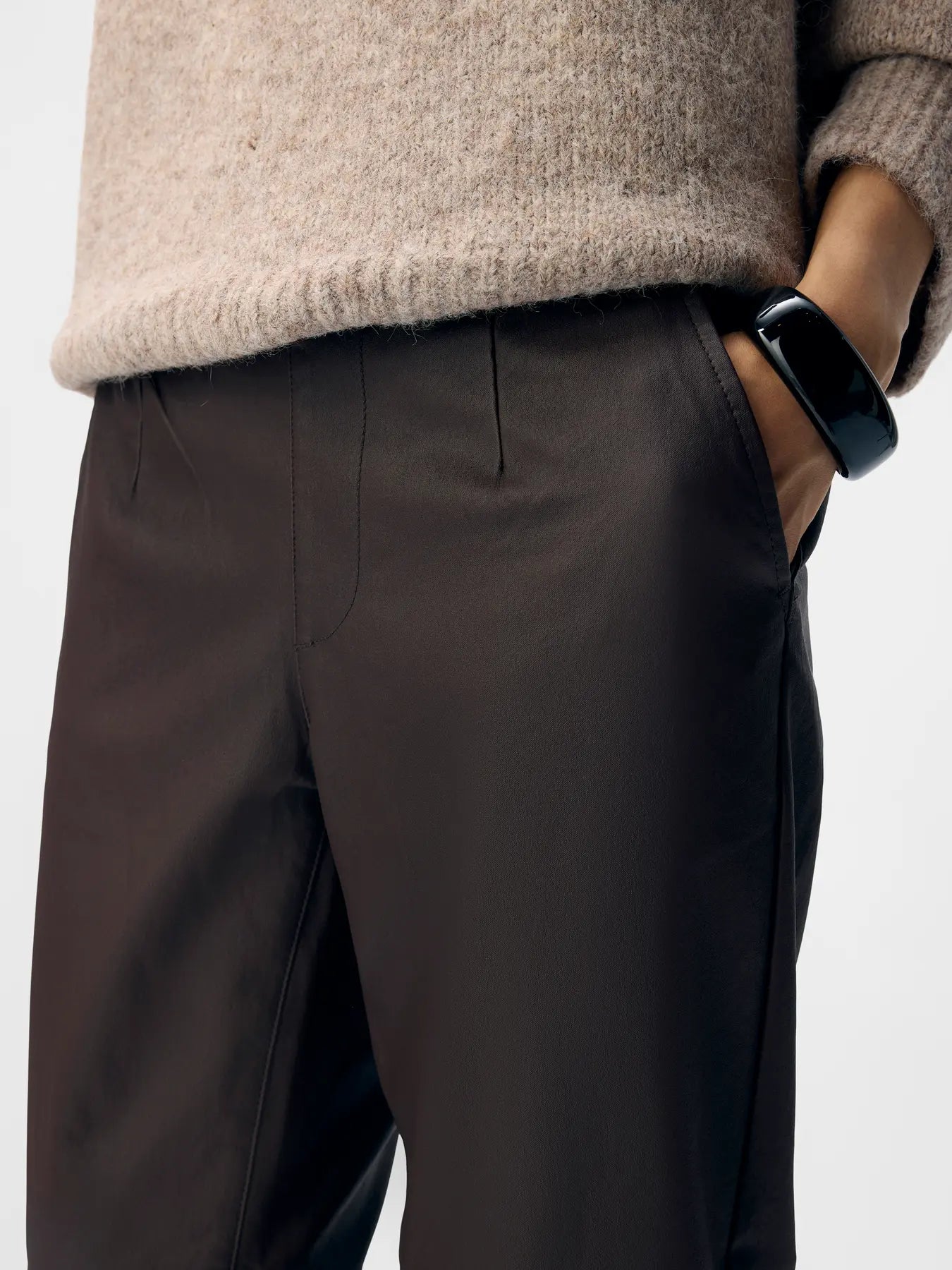 BELLE LISA COATED PANT - Seal Brown