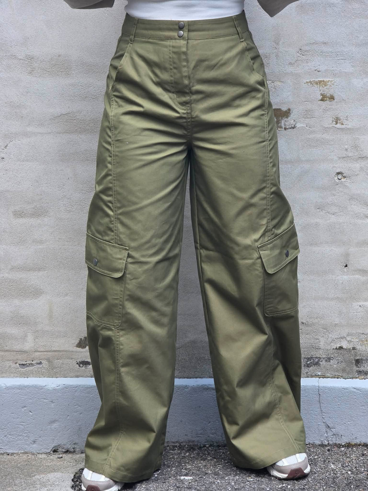 REINO OSATO MW UTILITY CHINOS - Martini Olive