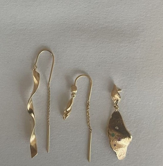 Long twisted hammered earring