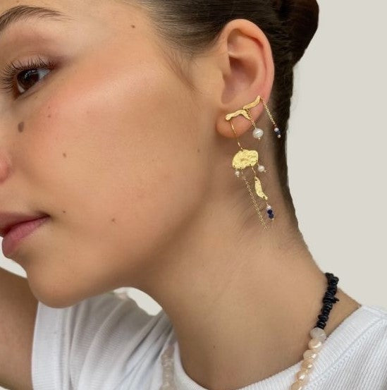 Petit gold splash earring