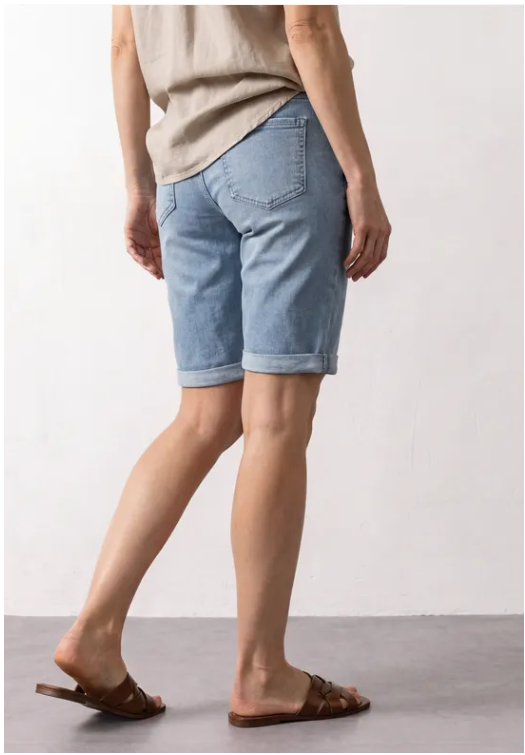 Jane MW Bermuda - Light Blue Denim