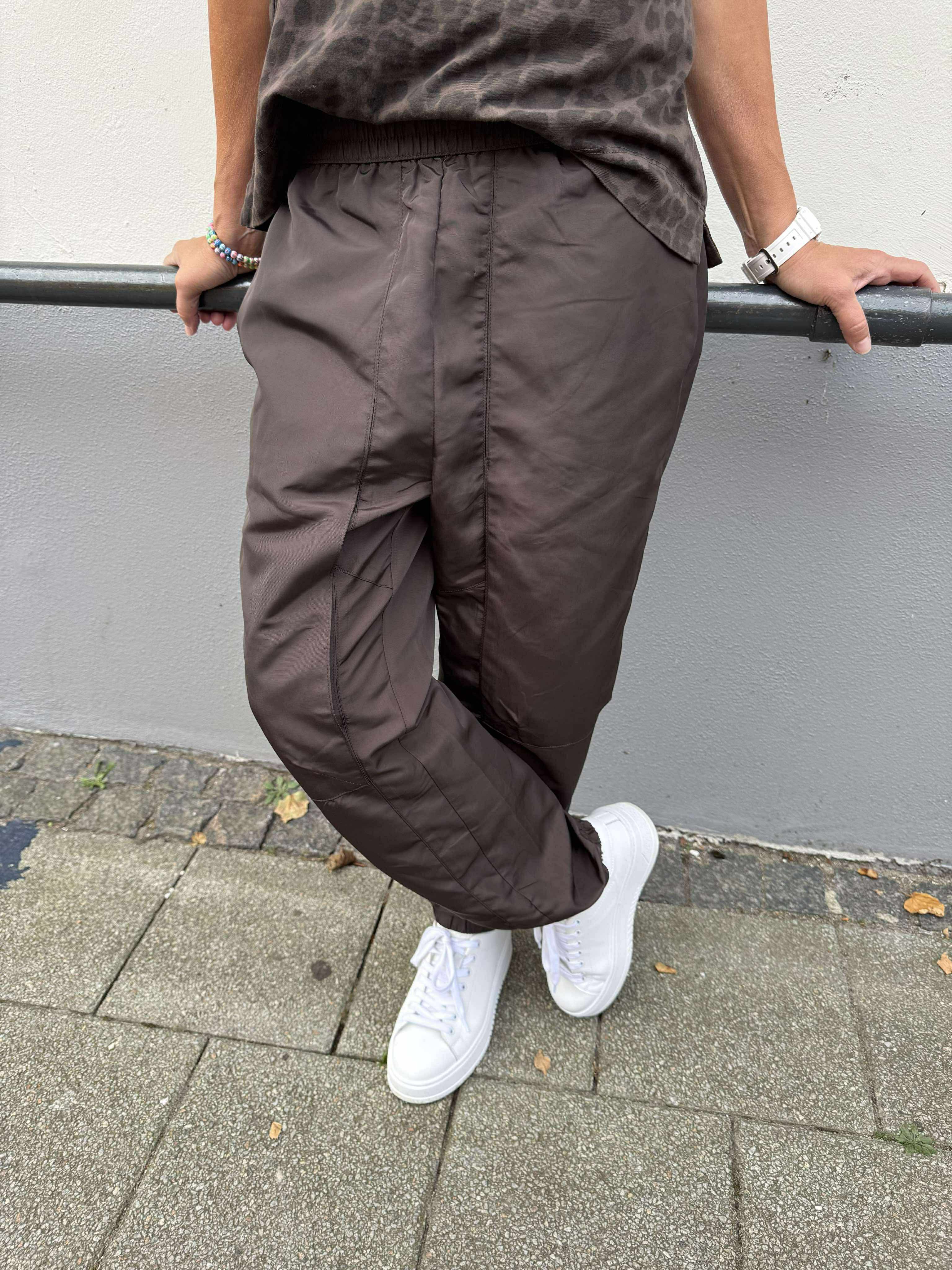 Trice Tech Pant - Dark Brown