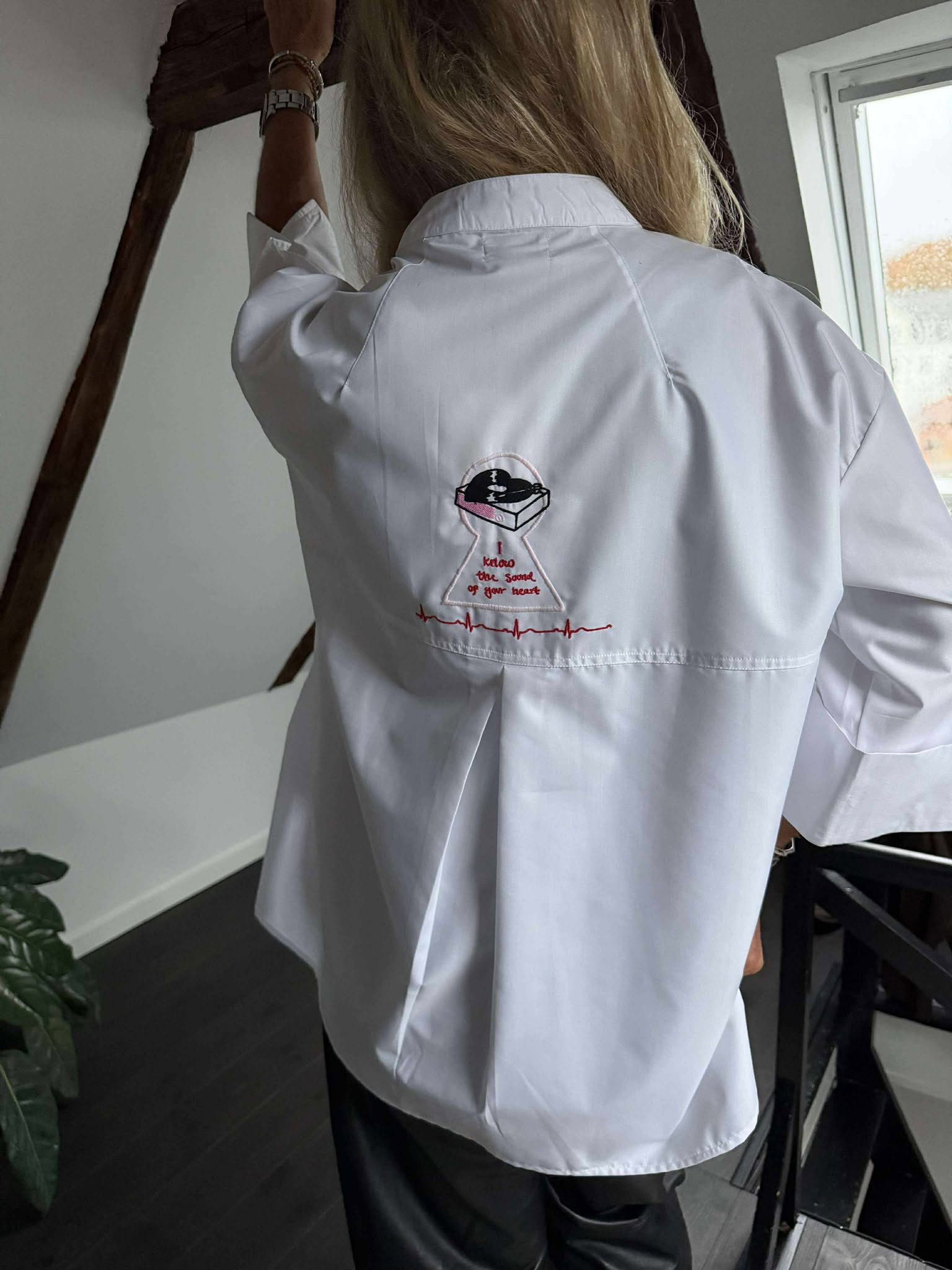 PREORDER-Luna shirt Heart Beat - Paper White