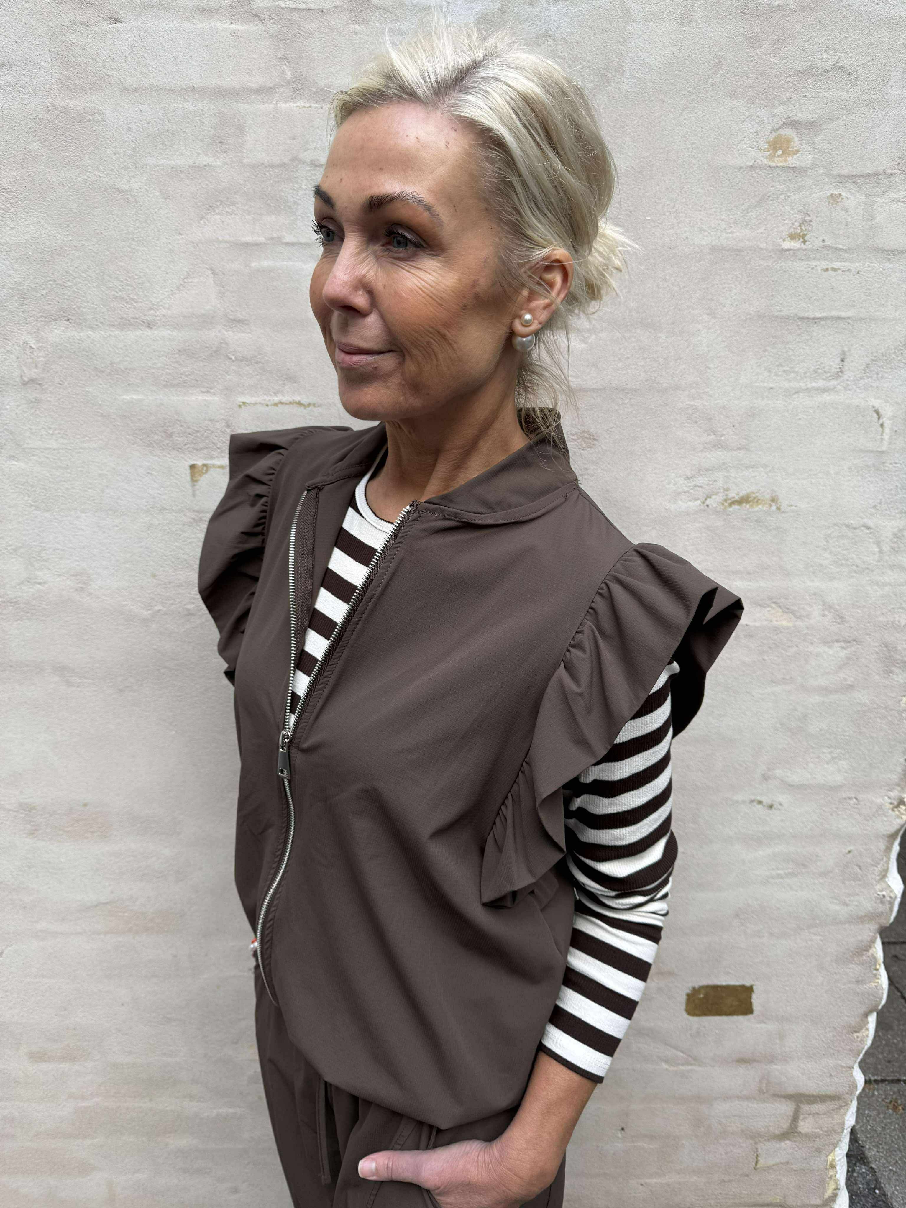 Jannie Vest - Coffee