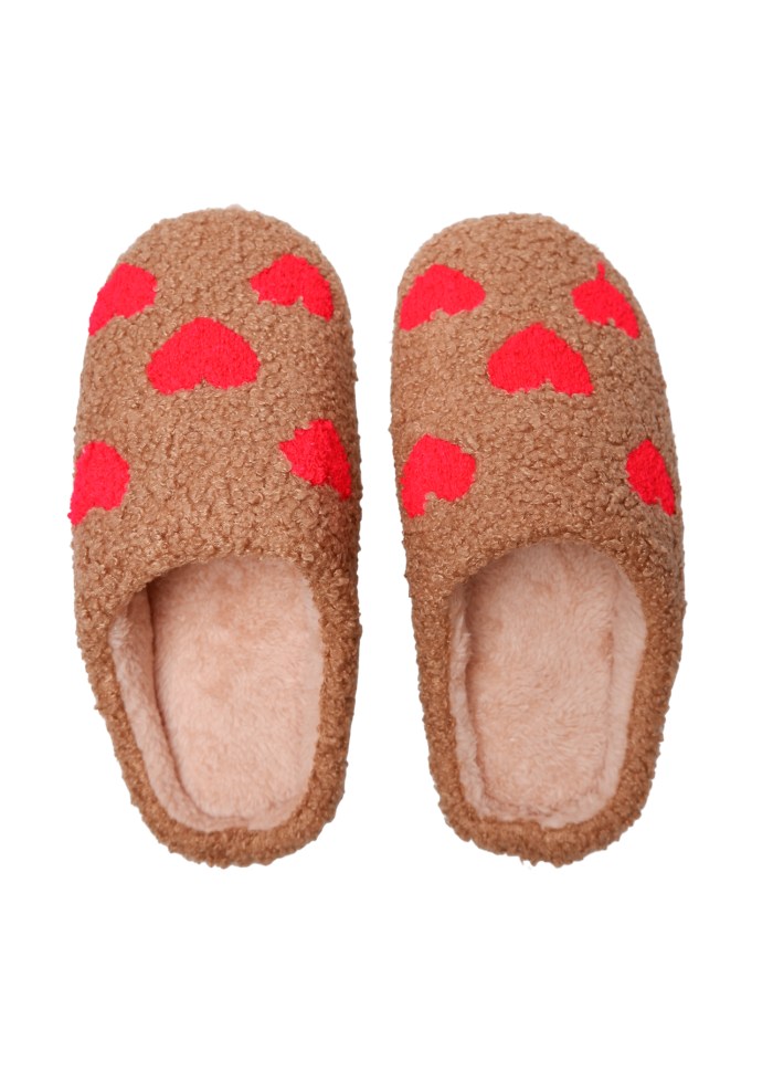 Love slippers brown