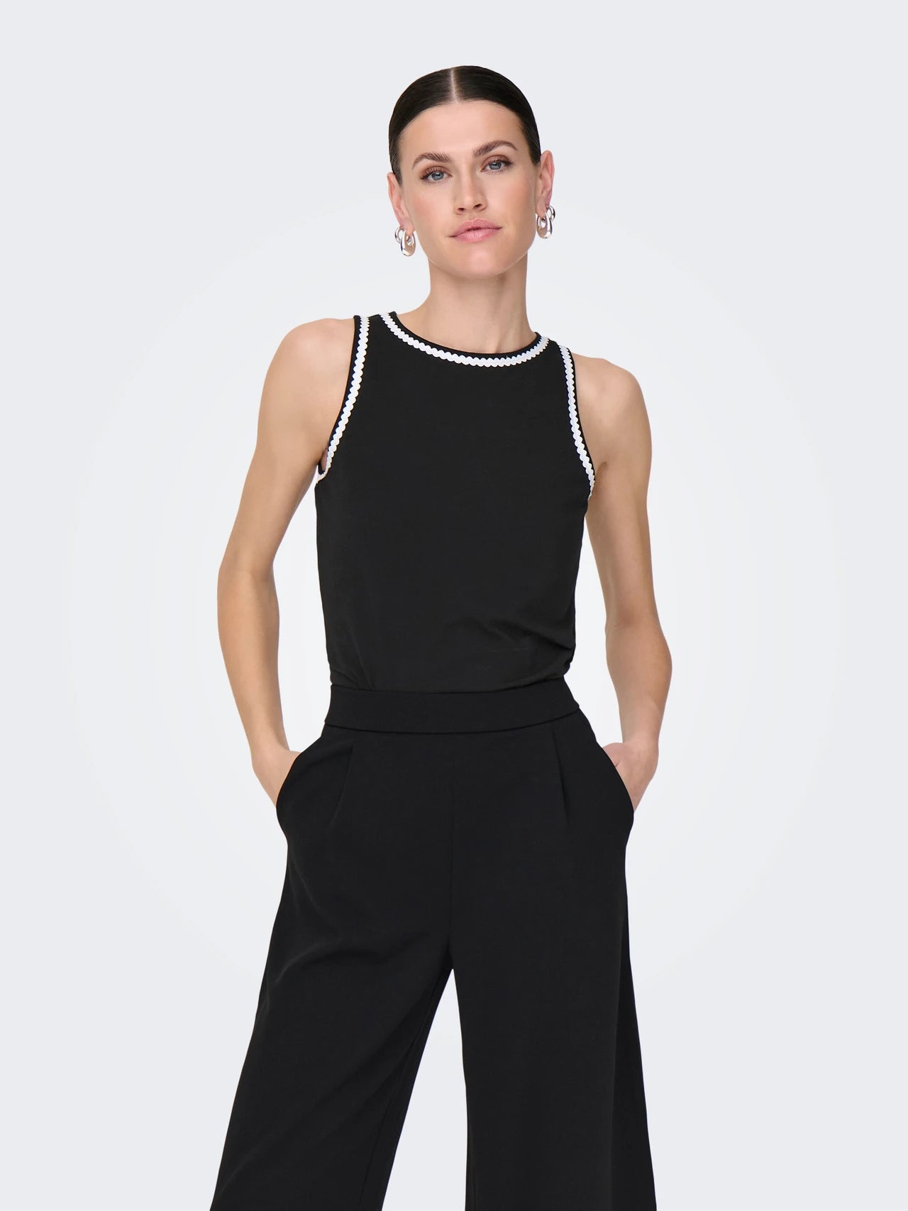 Erin Contrast Top - Black Cloud Dancer