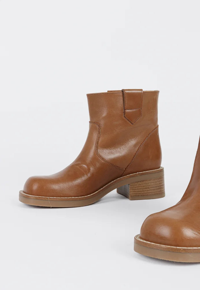 Rio boots cognac