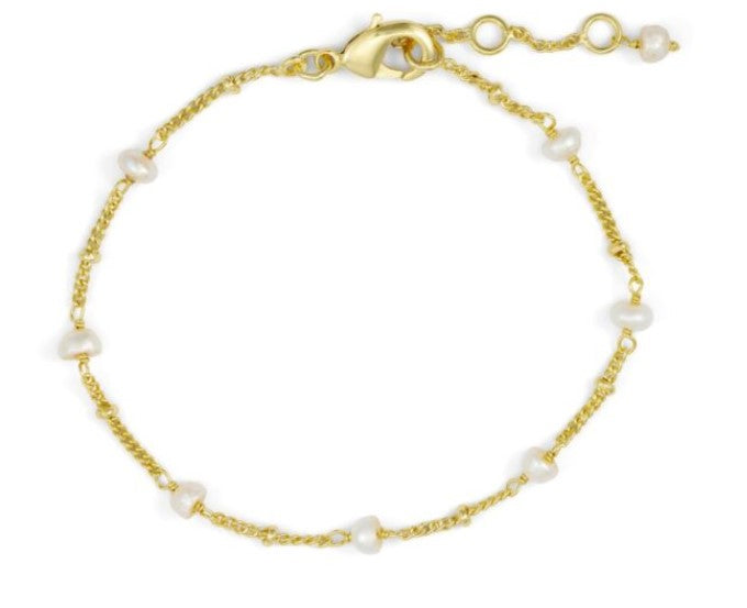 Pure by nat bracelet with white pearls